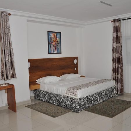 Rosalie'S Suites Λομέ Εξωτερικό φωτογραφία