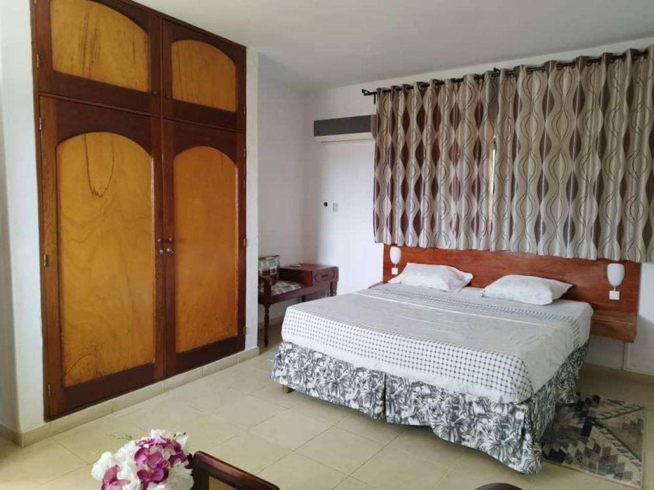 Rosalie'S Suites Λομέ Εξωτερικό φωτογραφία