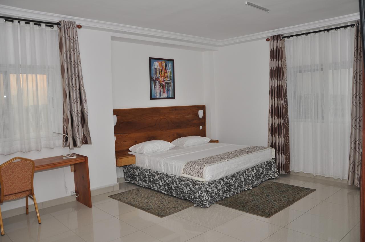 Rosalie'S Suites Λομέ Εξωτερικό φωτογραφία