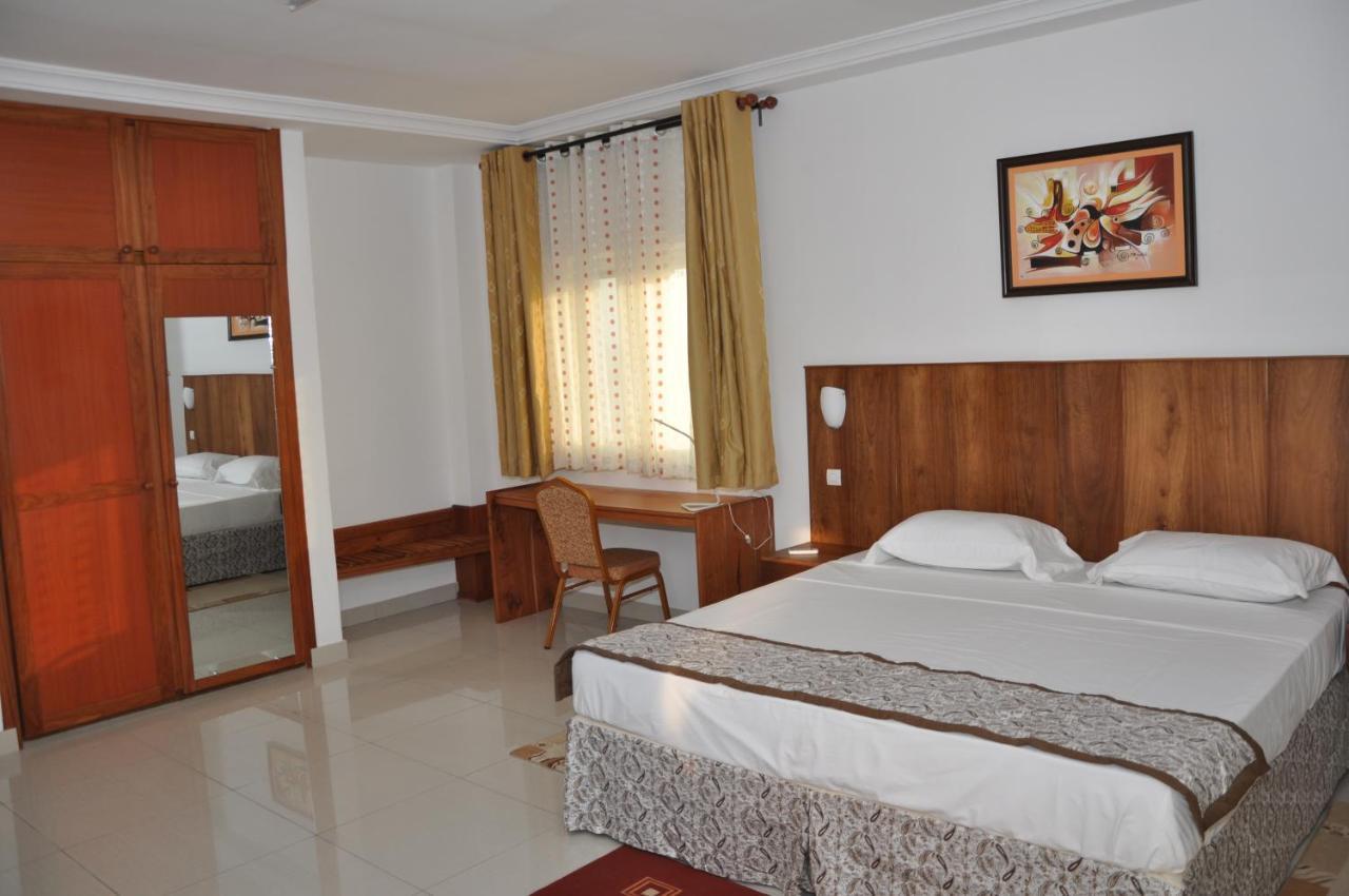 Rosalie'S Suites Λομέ Εξωτερικό φωτογραφία